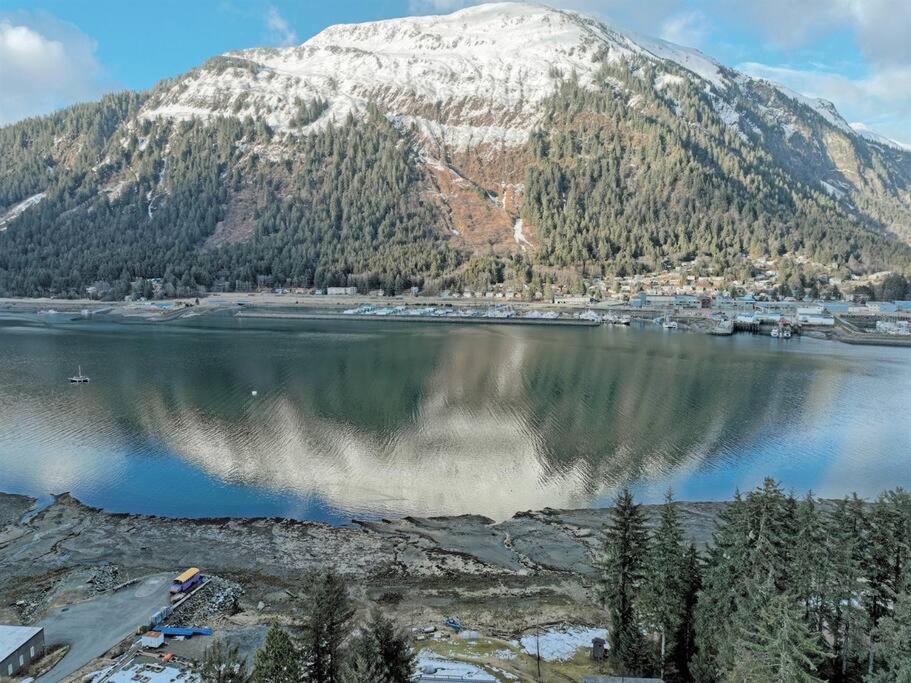 Ocean And Mountain View Home, Near Downtown Juneau Ngoại thất bức ảnh